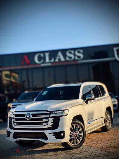 Toyota Land Cruiser VXR 2025