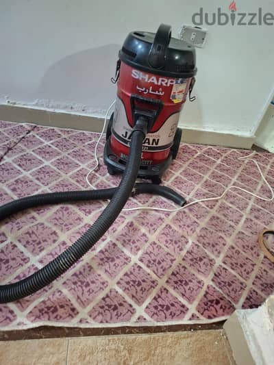 مكنسة كهربائية