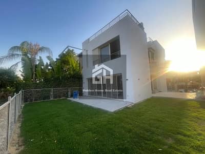 استاند الون للبيع بالتكييفات بكموند ّذا كراون The Crown Palm hills  الشيخ زايد zayed