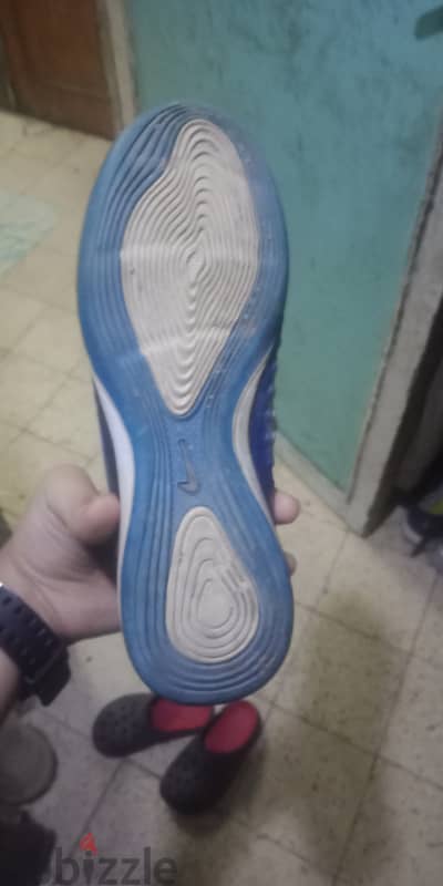 حذاء Nike مستعمل بحالة ممتازة لكرة القدم