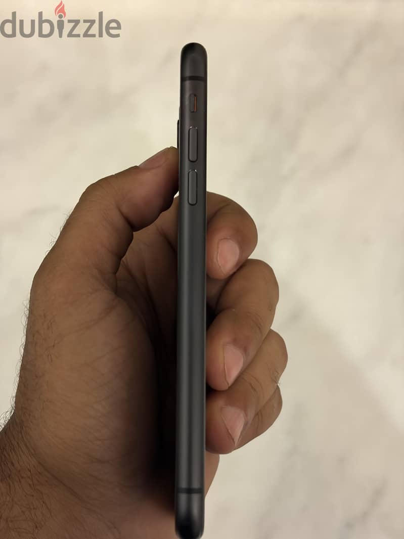 Apple - iPhone 11 4
