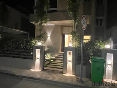 تاون هاوس للايجار كمبوند ايتابا . مطبخ وتكييفات  4 غرف نوم  4 حمام  مساحه 330 متر  وجاردن 120م  في الشيخ زايد