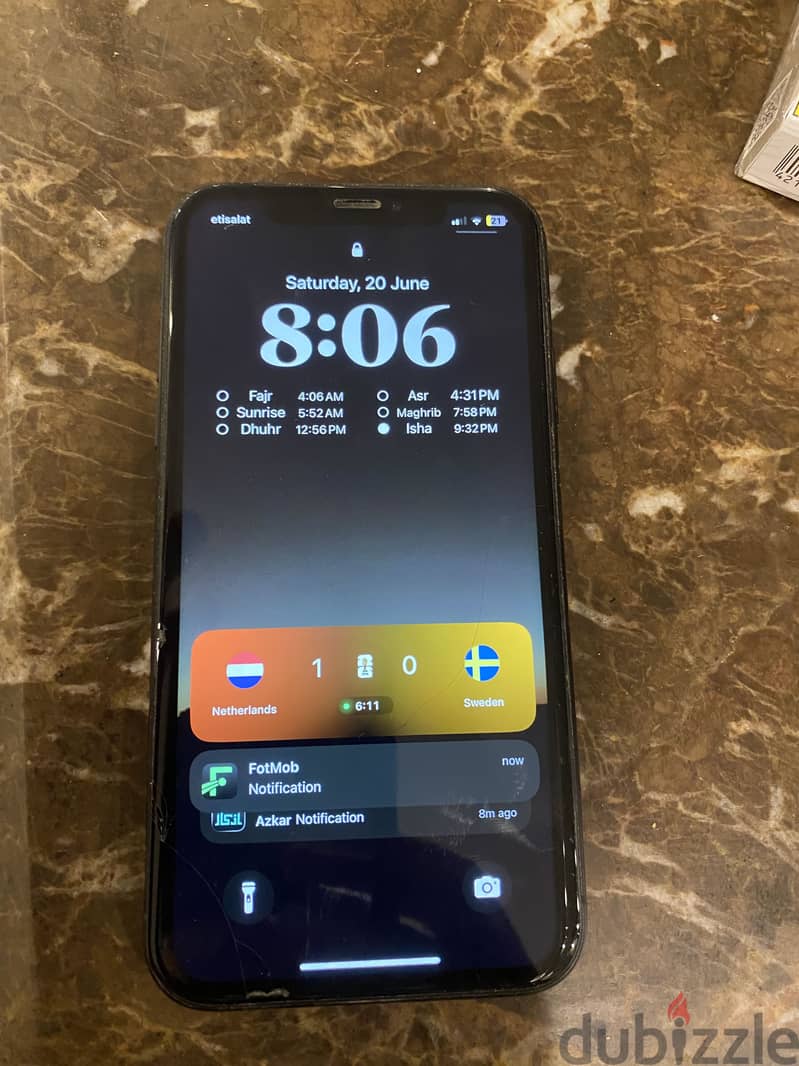 Apple - iPhone XR 1