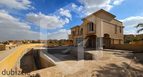 حصرياً – فيلا بموقع مميز بحديقة خاصة إستلام فوري للبيع في رويال ميدوز, أركو, الشيخ زايد . . . . . . . . . . . . . . . . . . . . . . . . . . . . . . . .