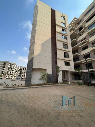 لقطه لسرعه البيع اقل من سعر السوق  شقة بكمبوند البوسكو العاصمة – 3 غرف منهم ماستر ودريسنج – م شامل الجراج  موقع مميز