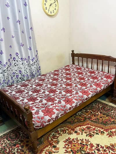 سرير بمرتبة تنجيد جديدة قطن دمياط