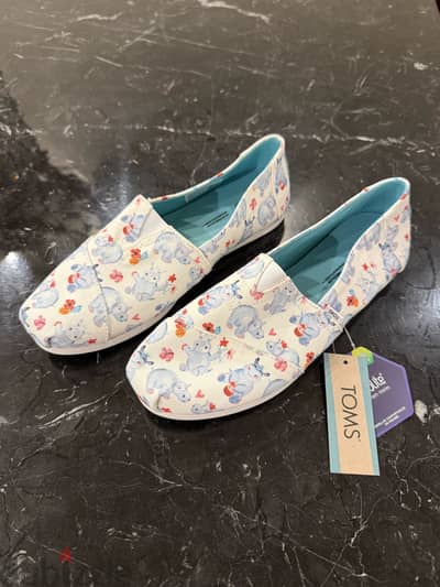 Toms - brand new