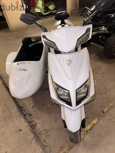 Glide G2 Electric Scooter Side Car 1800watts model 2021
