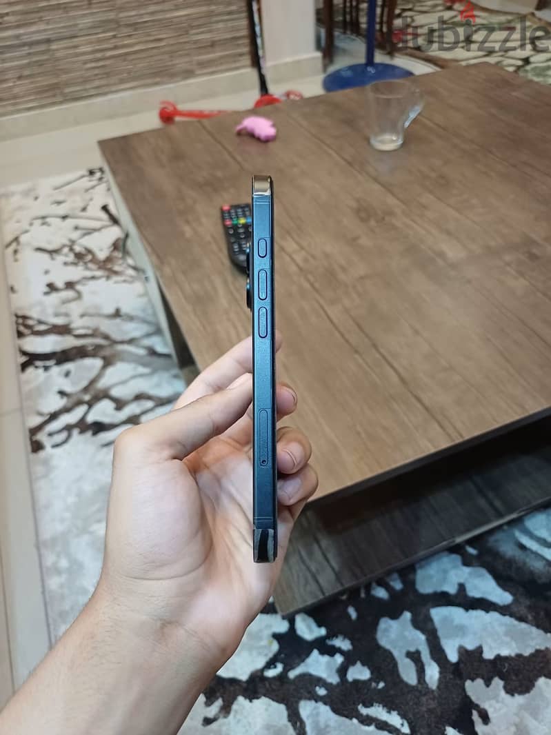iPhone 16 4