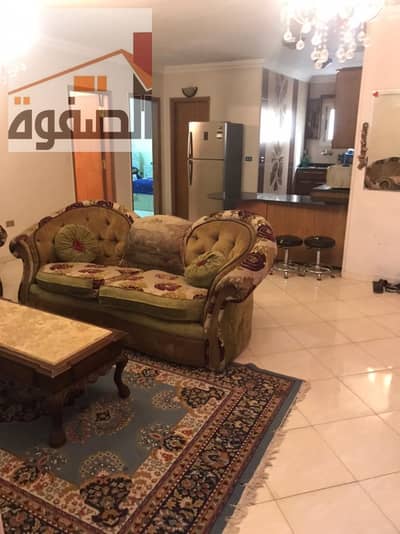 للايجار شقة مفروشة  2غرف ورسيبشن و حمام المقطم امام مودرن اكاديمى كلية الهندسة المقطم