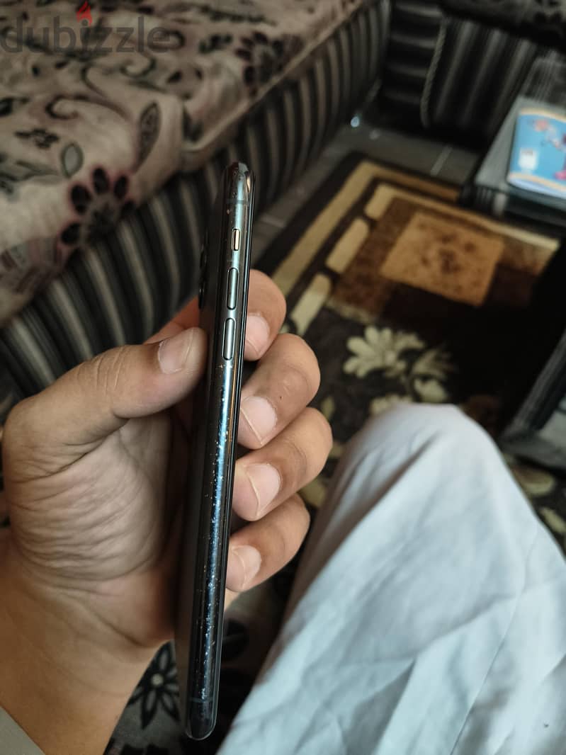 Apple - iPhone 11 Pro Max 2