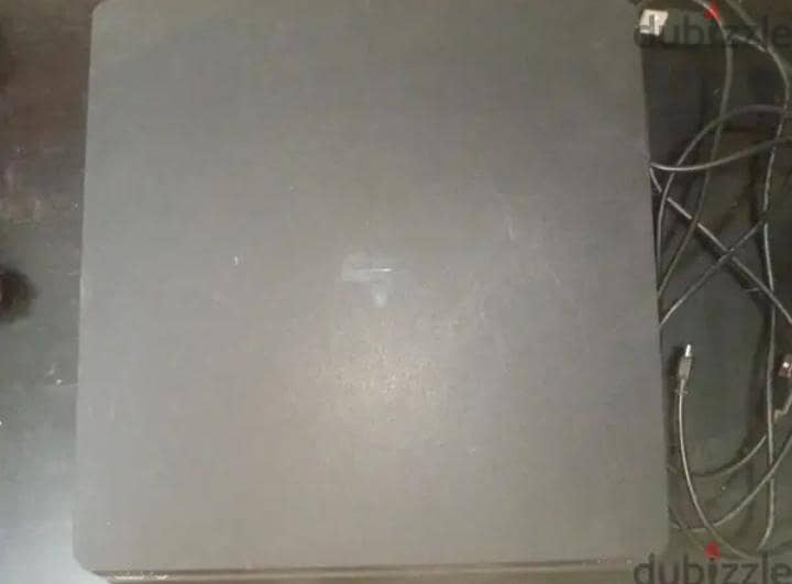 PS4 Slim 1