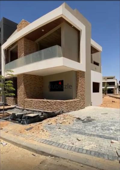 For sale townhouse Middle  In the Midtown Compound, the administrative capital  The land area is 300 m