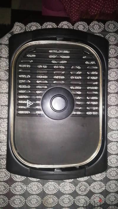 شوايه كهربائيه Black and decker بحاله جيده
