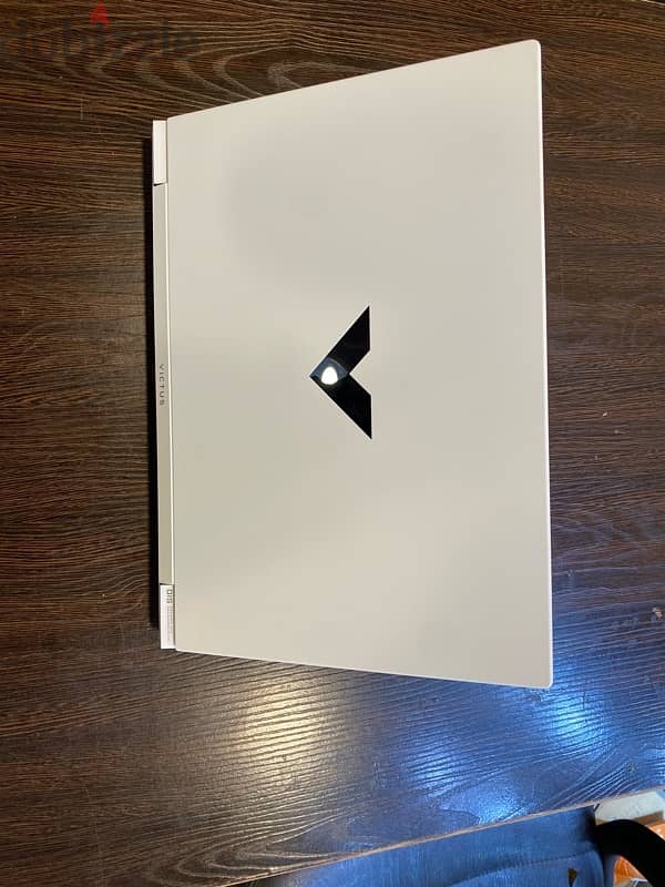 HP VICTUS 2