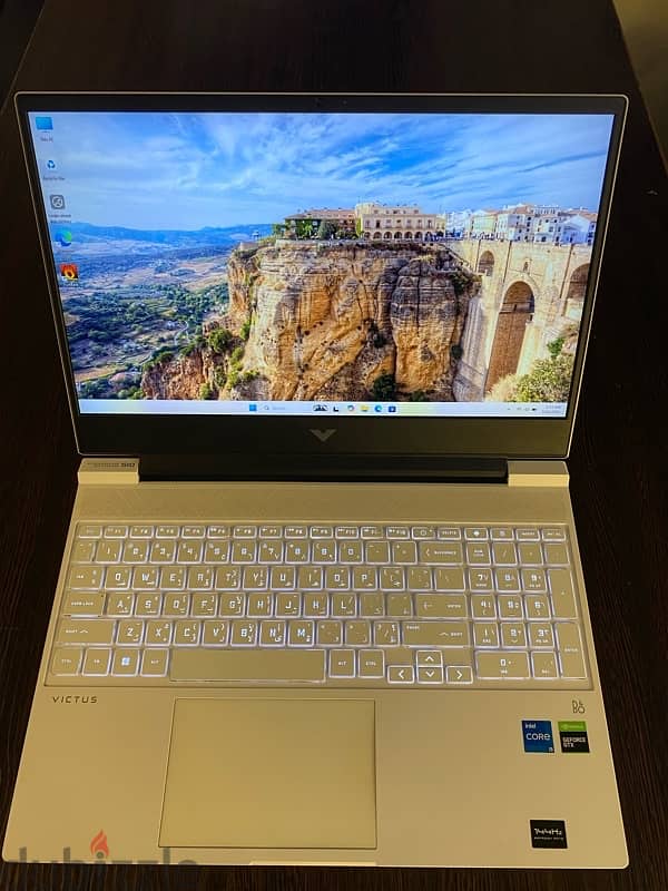 HP VICTUS 3