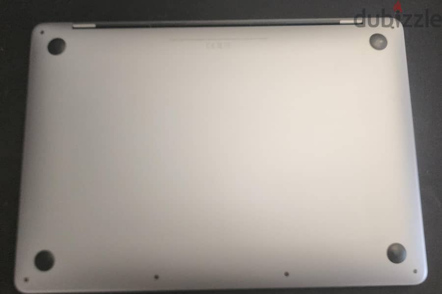 Macbook pro 13 inch /M1 /16G-RAM / 1T-SSD 4