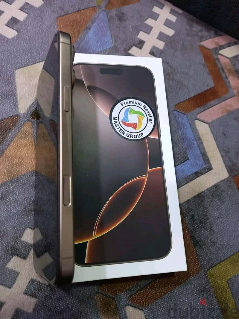 Apple - iPhone 16 Pro Max 4