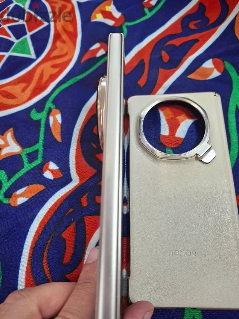Honor Magic V5 2