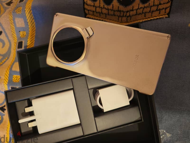 Honor Magic V5 10