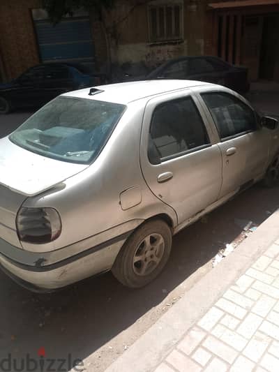 فيات سيينا 2001