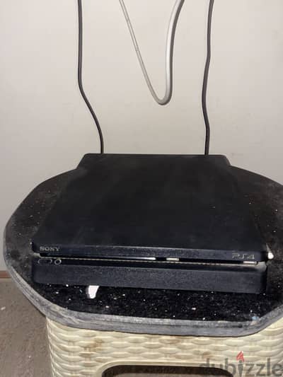 PS4 slim 1tb