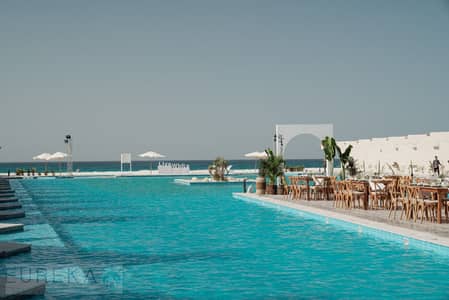 Ready for collection | Marine 100% directly on the lagoon in Direction White, Townhouse at Ras El Hikma next to John Sodic and Hacienda White with a sea view