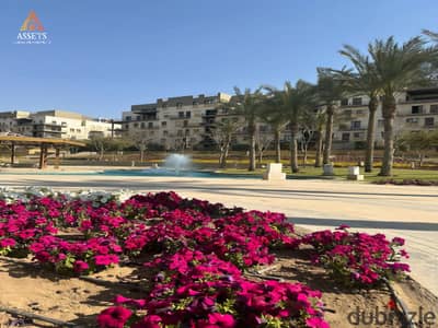 شقة للبيع بفيو علي لاند سكيب موقع مميز جدا باقل سعر استلام فوري في ايست تاون Eastown