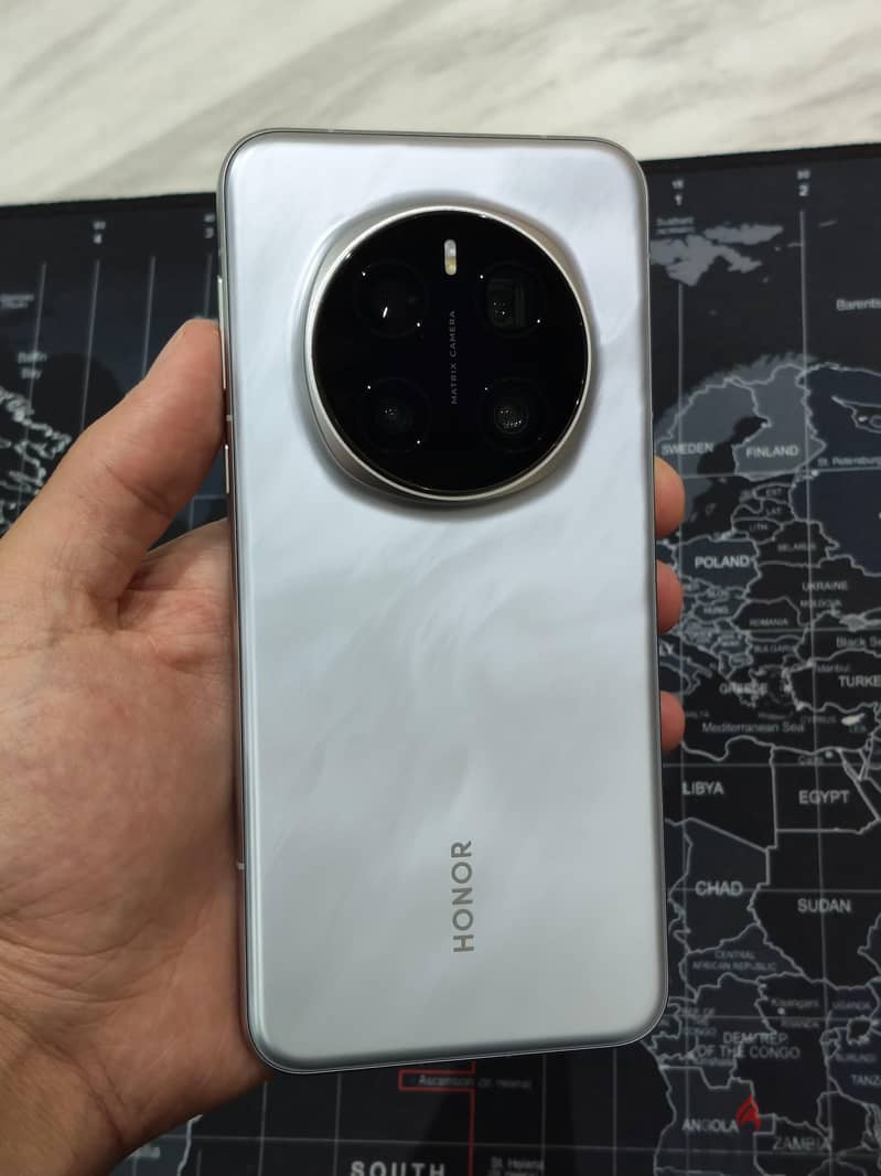 Honor Magic7 Pro 1
