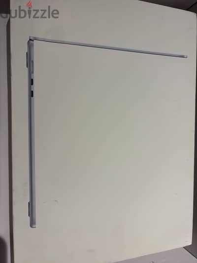 Apple MacBook Air ( 15 inch ) M4 Skylight 512/16 New Not Activated