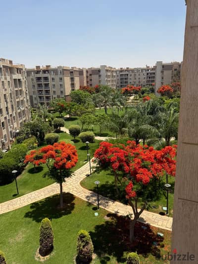 Apartment for sale in Madinaty 69 meters in B7, two bedrooms, a bathroom, a kitchen, and a reception with ultra-super lux finishing. Cash required, all installments paid in advance. Viewing available at any time. The apartment is directly in front of the services. Asking for 4 million and 650 thousand cash.