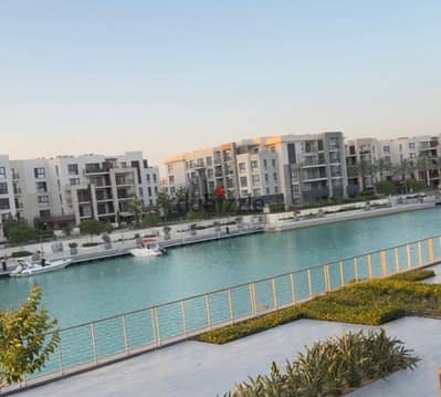 جاهز للاستلام  كامل التشطييب مع غرفه النوم والتكييفات مميزاستديو شاليه للبيع بمراسى فيو مفتوح اقرب عماره على المارينا غرفه واحده قابله للتعديل لغرفتين