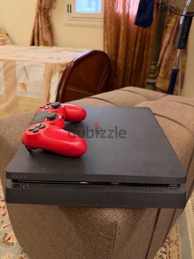 PlayStation 4 slim 500GB + Sony Controller - Excellent Condition