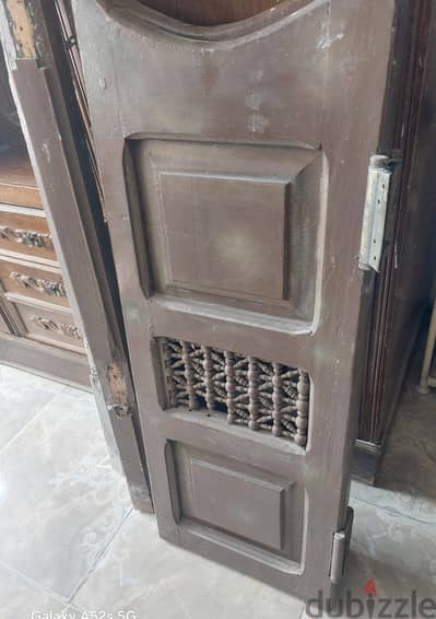 باب مروحة بحالة ممتازة. 2 ضلفة