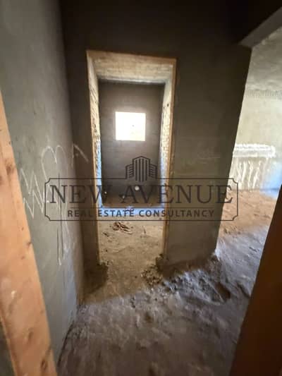 duplex ready to move  Prime Location Facing All Services in el banafseg 10 new cairo