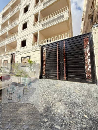فيلا ارضي بجاردن للبيع في حدائق الاهرام ٢٣٠م في اول  البوابه الاولي