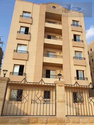  دوبلكس للبيع في المستثمرين الجنوبية – القاهرة الجديدة   موقع مميز جدًا، دايركت على محور جمال عبد الناصر