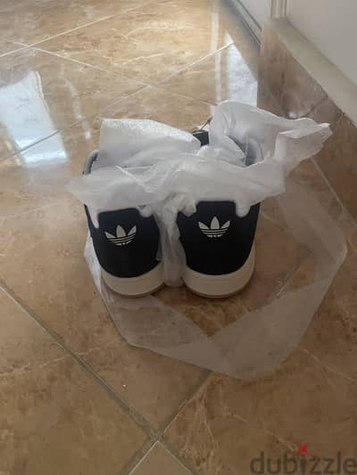 Adidas campus