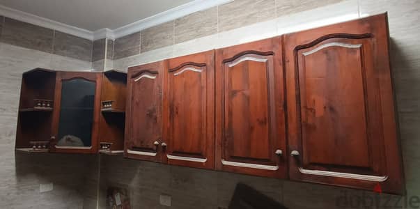 مطبخ خشب بالكامل (بحالة جيدة)