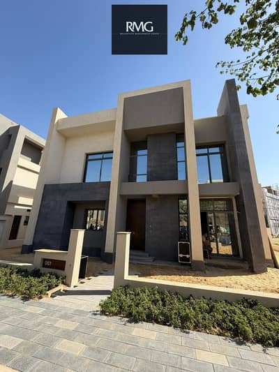 فيلا مستقلة للبيع في كمبوند سعادة لوكيشن مميز جدا وبسعر لقطة