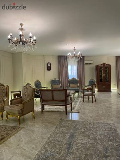 فيلا فاخرة متشطبة  للبيع – الحي التاسع  المجاورة الثانية 9th District, Sheikh Zayed الشيخ زايد  استلام فوري - موقع مميز جدًا