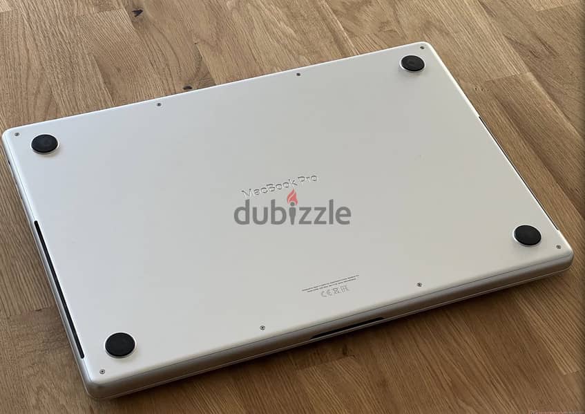   MacBook Pro (16-inch, M4 Pro  14-core CPU,  20-core GPU 9