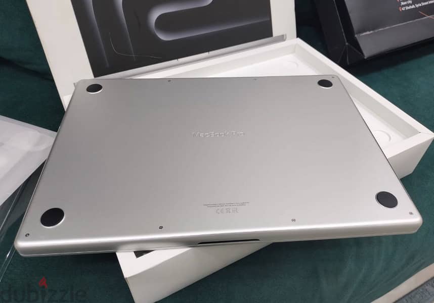   MacBook Pro (16-inch, M4 Pro  14-core CPU,  20-core GPU 12