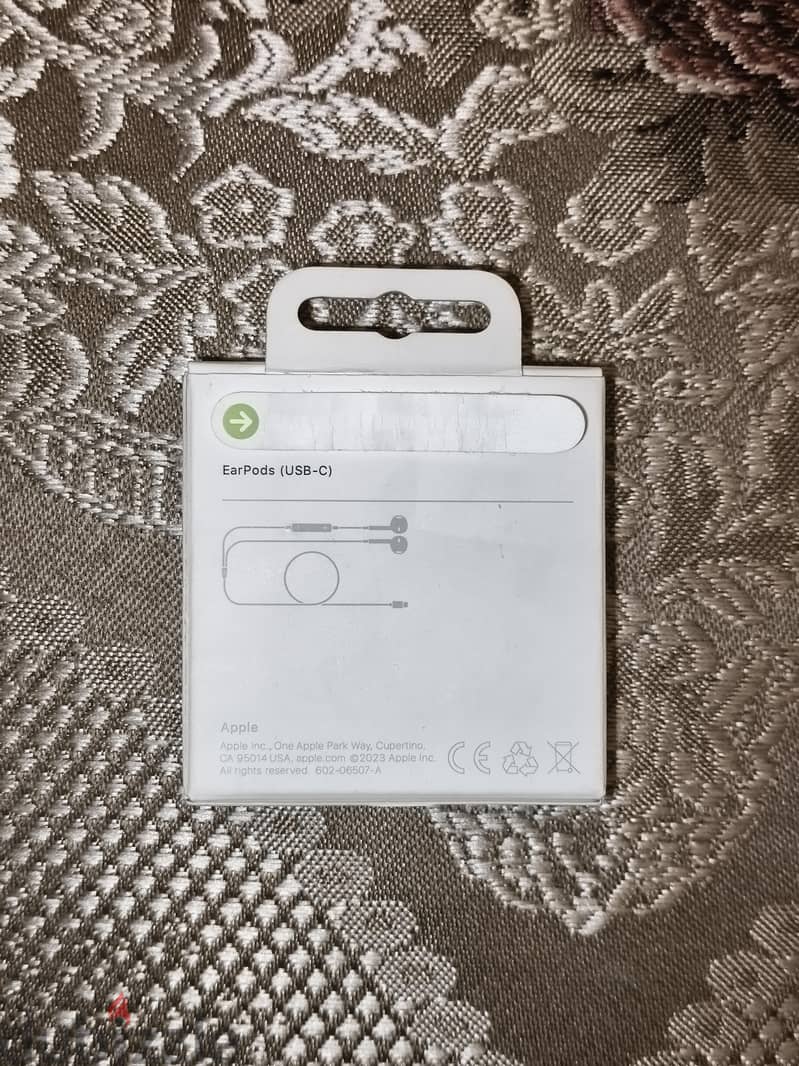 Apple Earpods ( Type C ) 1