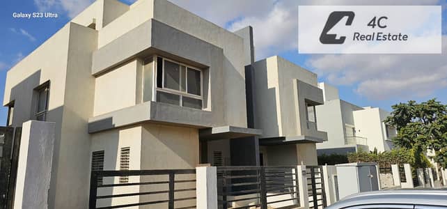 Lowest-Priced Fully Finished Corner Twin House with Immediate Delivery and Landscape View for Sale in Hyde Park, New Cairo Lowest-Priced Fully Finished Corner Twin House with Immediate Delivery and Landscape View for Sale in Hyde Park, New Cairo