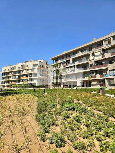 Triplex تروبليكس للبيع فى كمبوند إيستاون سوديك EastownSodic نيو كايرو بموقع مميز بجوار الجامعة الأمريكية،دايركت على الستعين الجنوبي