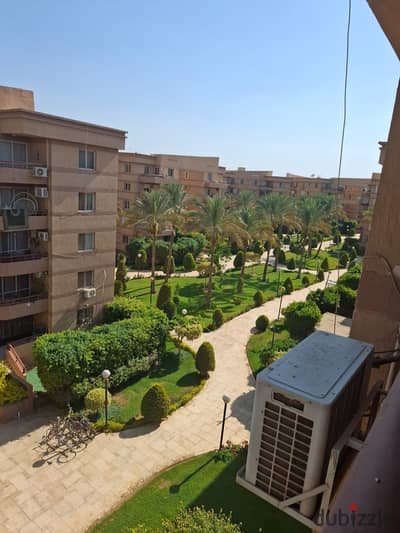 Opportunity to sell a 168m apartment in Al-Rehab City, Phase 4, with a unique view and a great location at a very special price, close to the mosque and the mall.