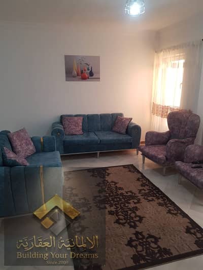  شقة للإيجار المفروش  في سكن مصر الأندلس بموقع مميز وقريب من جميع الخدمات والمواصلات، مساحة 118 متر مربع، تقع بالدور الثالث، بتقسيم عملي مكون من 3 غ