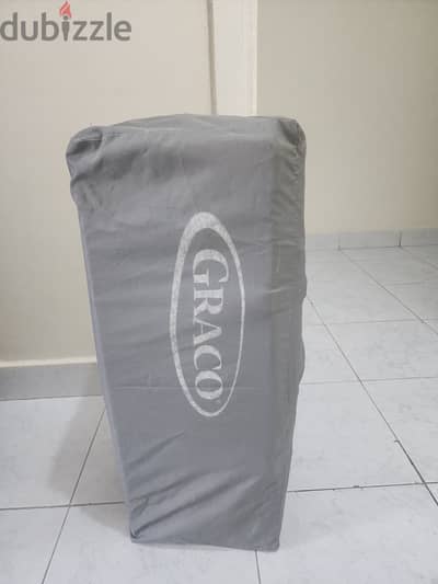 سرير مستويين بحالة ممتازة ماركة Graco