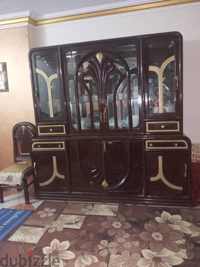نيش بنى مع تربيزه سفره و٦ كراسي سفره
